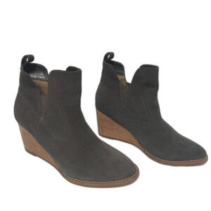 Blondo Irving bootie Womens 10M dark gray suede waterproof wedge Country Western